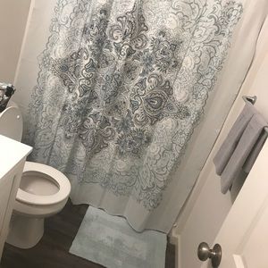 Shower curtain & bath mat bundle